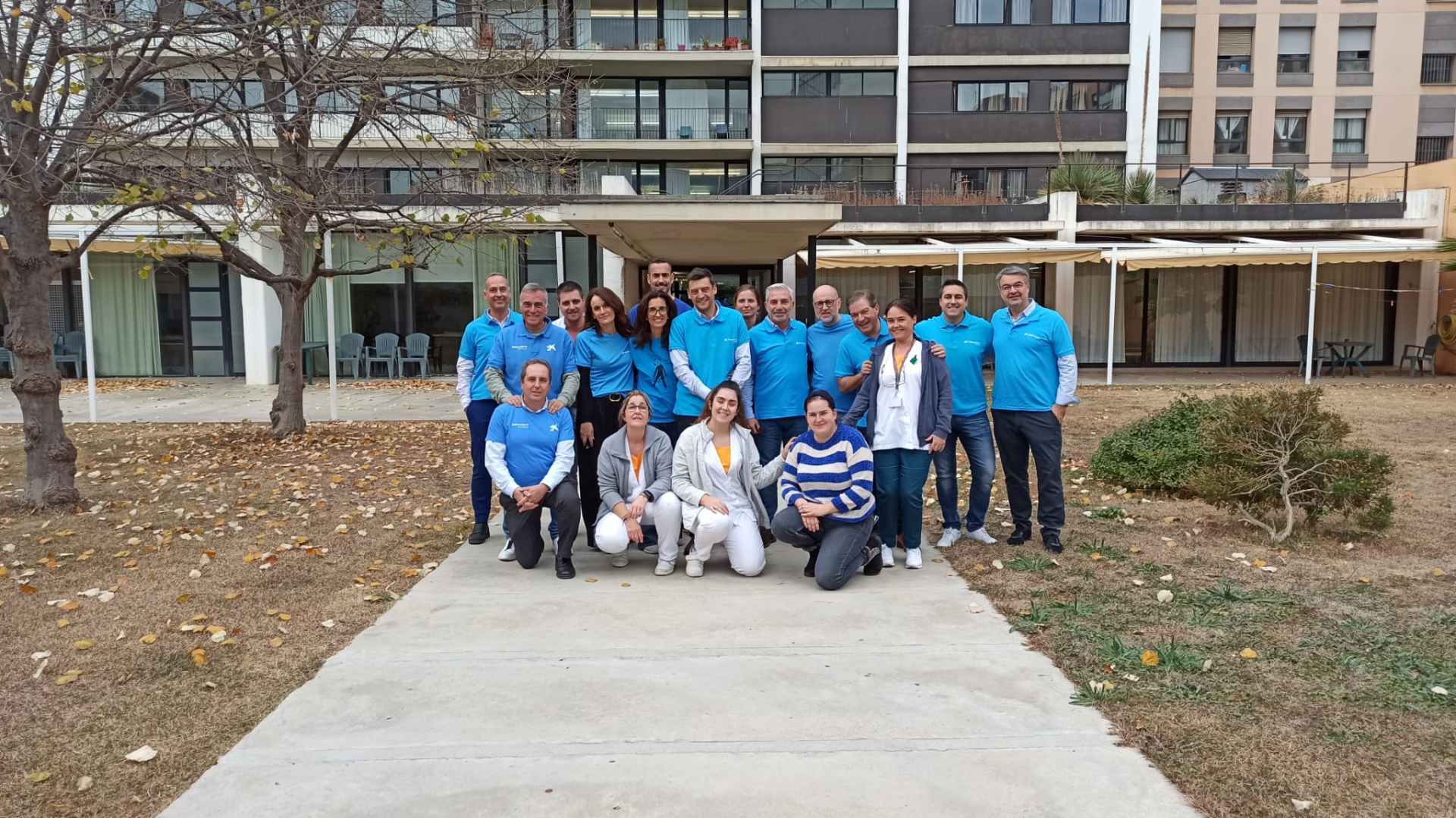 Los centros Horta, Bon Pastor, Poblenou y Falguera gestionados por la Fundación Vallparadís reciben la visita de un equipo de voluntarios de Caixabank